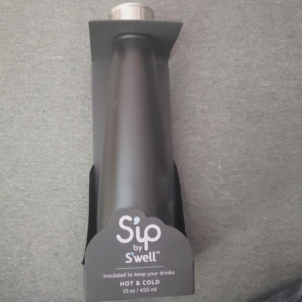 Swell water bottle